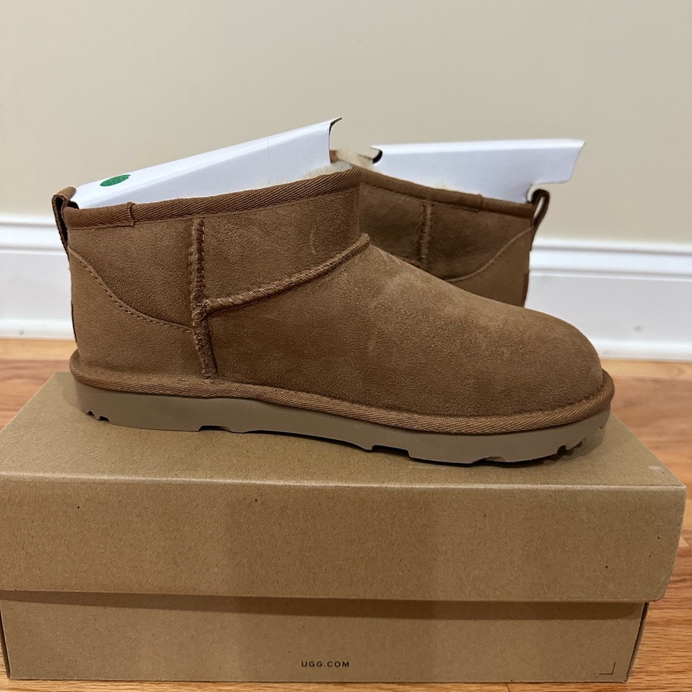 BRAND NEW UGG Kids Classic Ultra Mini